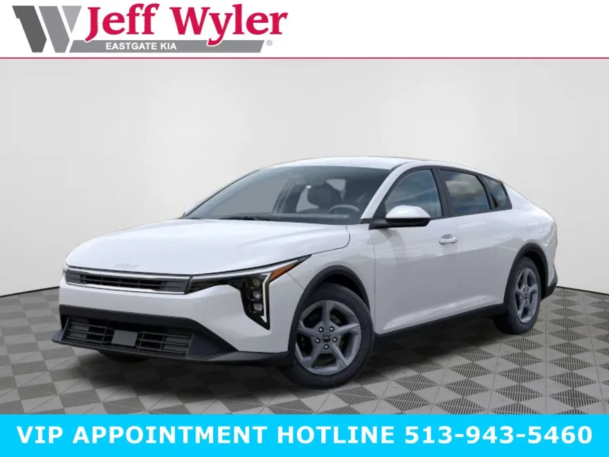 2025 Kia K4 LXS photo 1