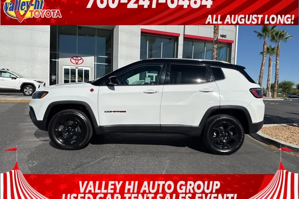 2023 Jeep Compass Trailhawk photo 1