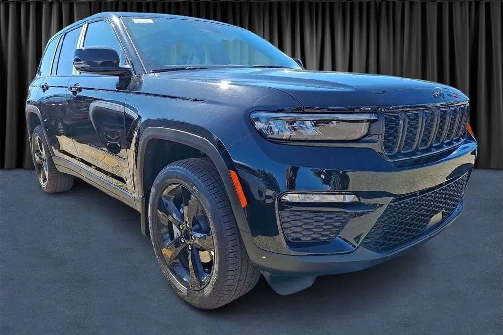 2025 Jeep Grand Cherokee Limited photo 1