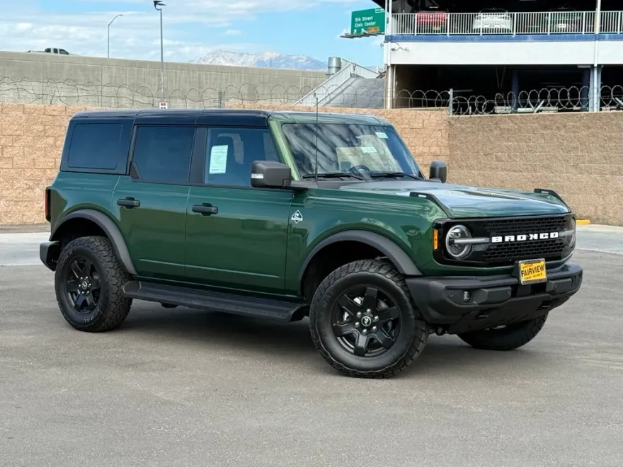 2025 Ford Bronco Outer Banks photo 1