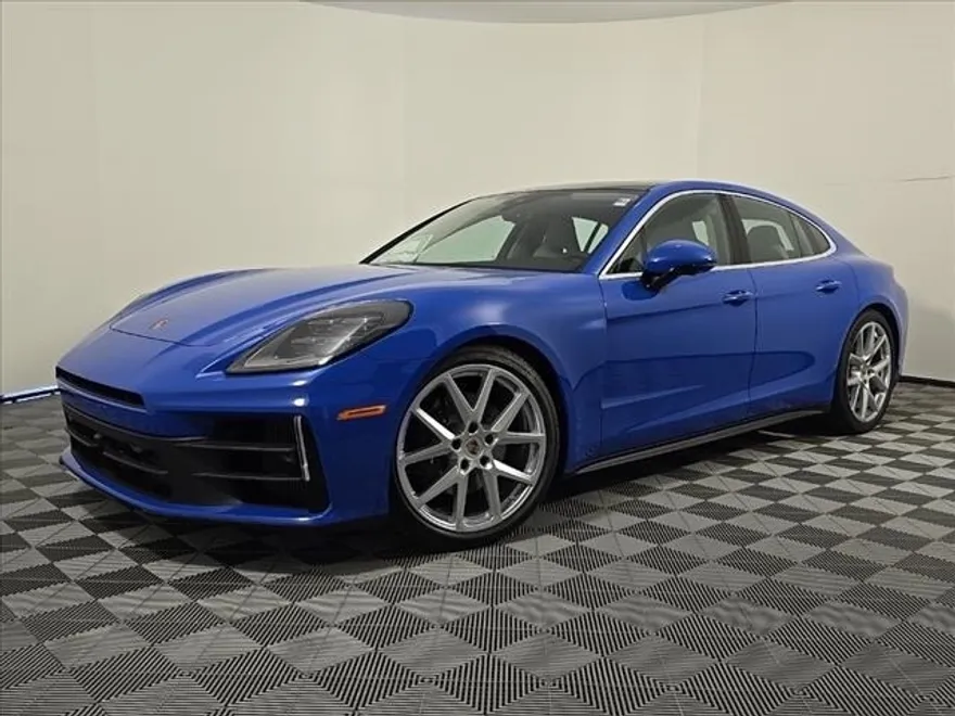 2025 Porsche Panamera 4 photo 1