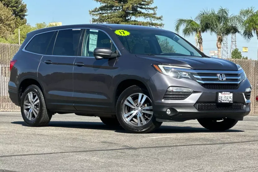 2017 Honda Pilot EX photo 1