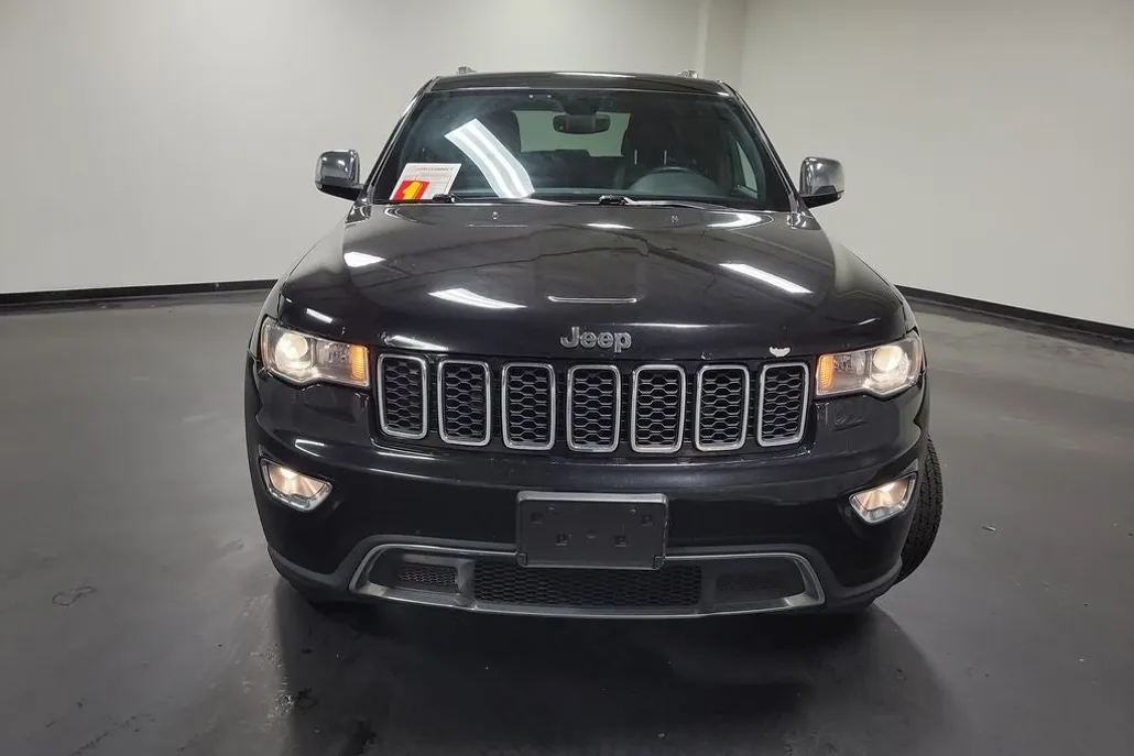 2017 Jeep Grand Cherokee Limited photo 1