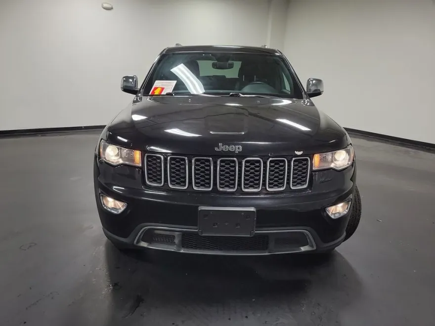 2017 Jeep Grand Cherokee Limited photo 1