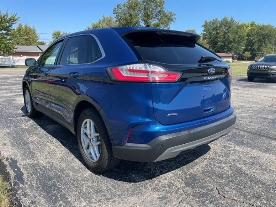 2022 Ford Edge SEL photo 1
