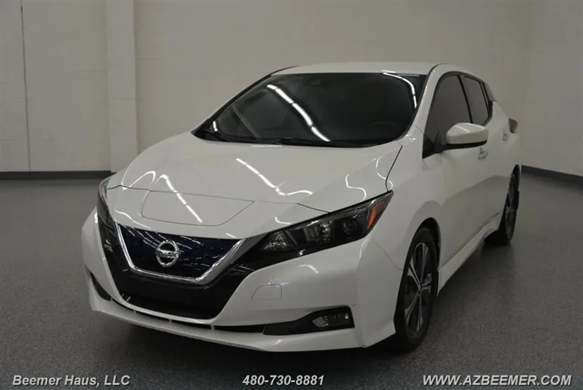 2022 Nissan Leaf SV photo 1