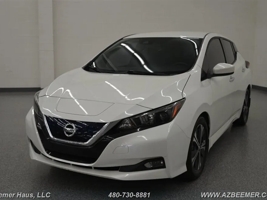 2022 Nissan Leaf SV photo 1