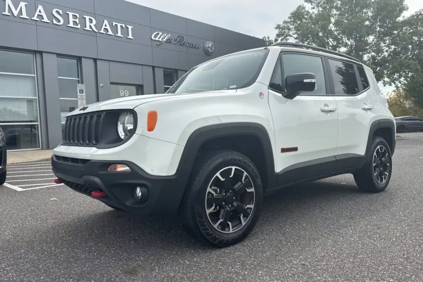 2023 Jeep Renegade Trailhawk photo 1