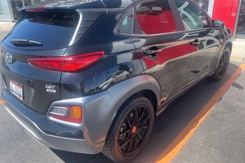 2021 Hyundai Kona SEL Plus photo 1