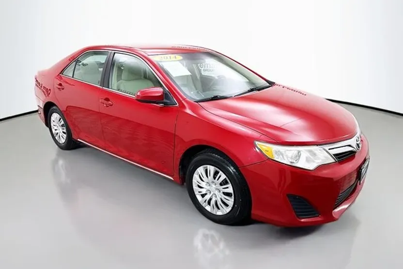 2014 Toyota Camry L photo 1