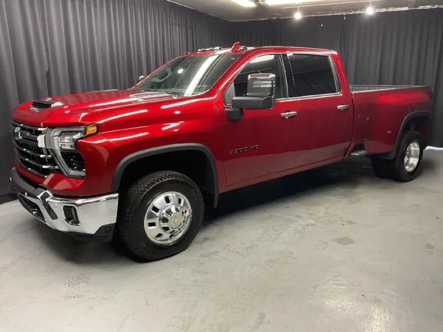 2025 Chevrolet Silverado 3500HD LTZ photo 1