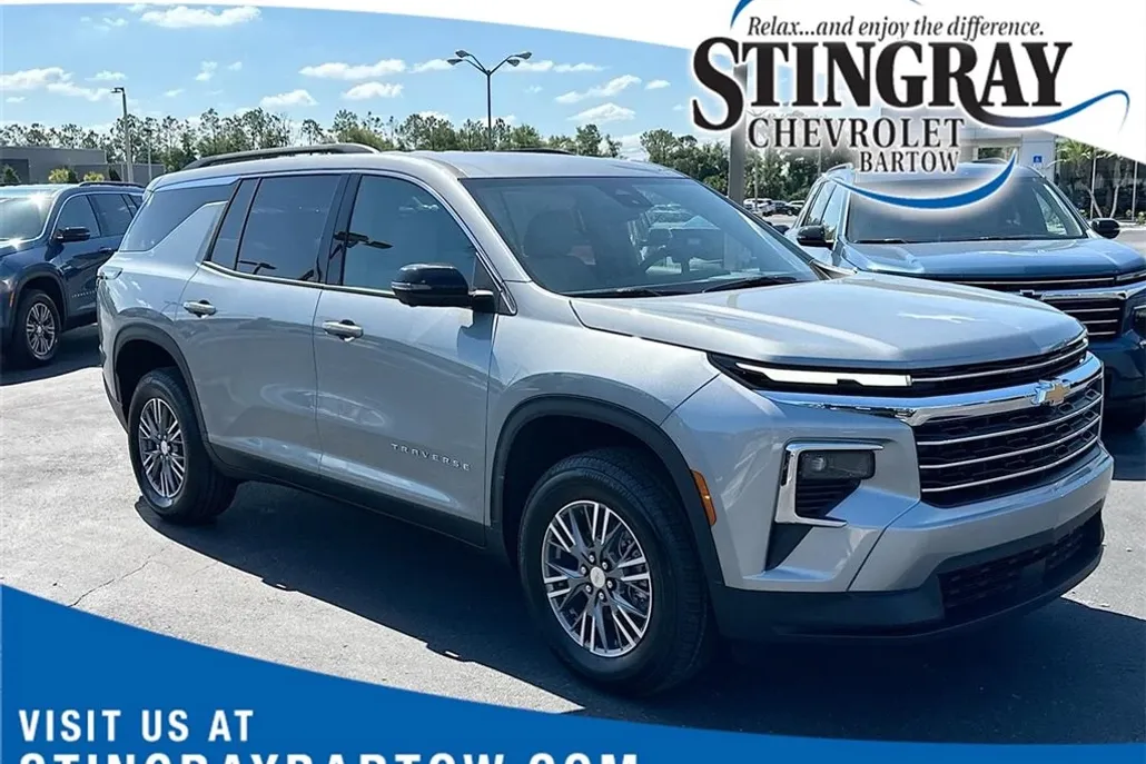 2025 Chevrolet Traverse photo 1