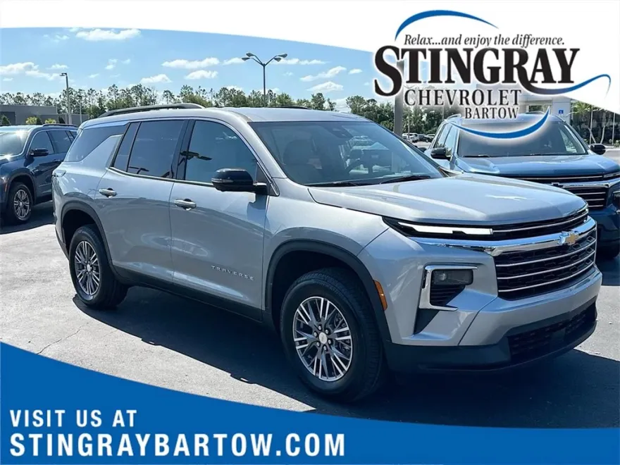 2025 Chevrolet Traverse photo 1
