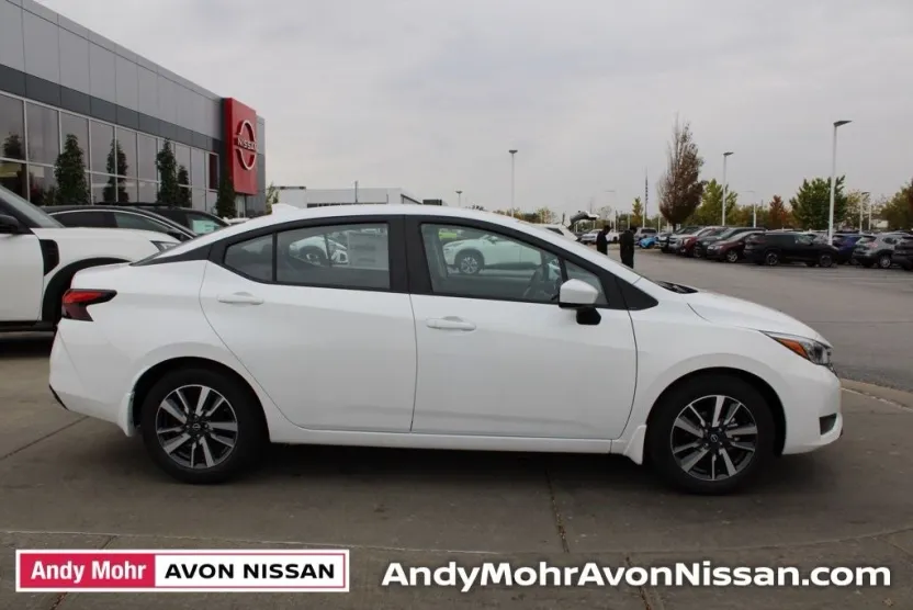 2025 Nissan Versa 1.6 SV photo 1