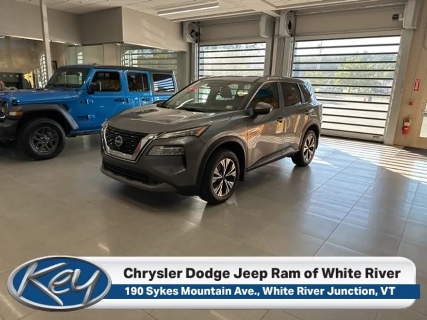 2023 Nissan Rogue SV photo 1