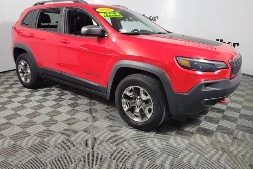 2019 Jeep Cherokee Trailhawk photo 1