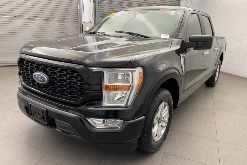 2022 Ford F-150 XL photo 1