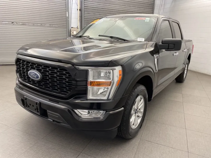 2022 Ford F-150 XL photo 1
