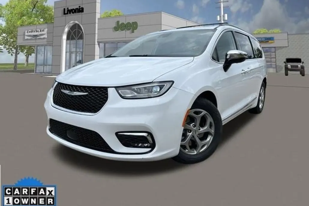 2023 Chrysler Pacifica Limited photo 1