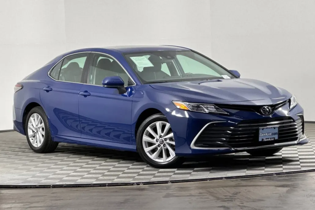 2024 Toyota Camry LE photo 1