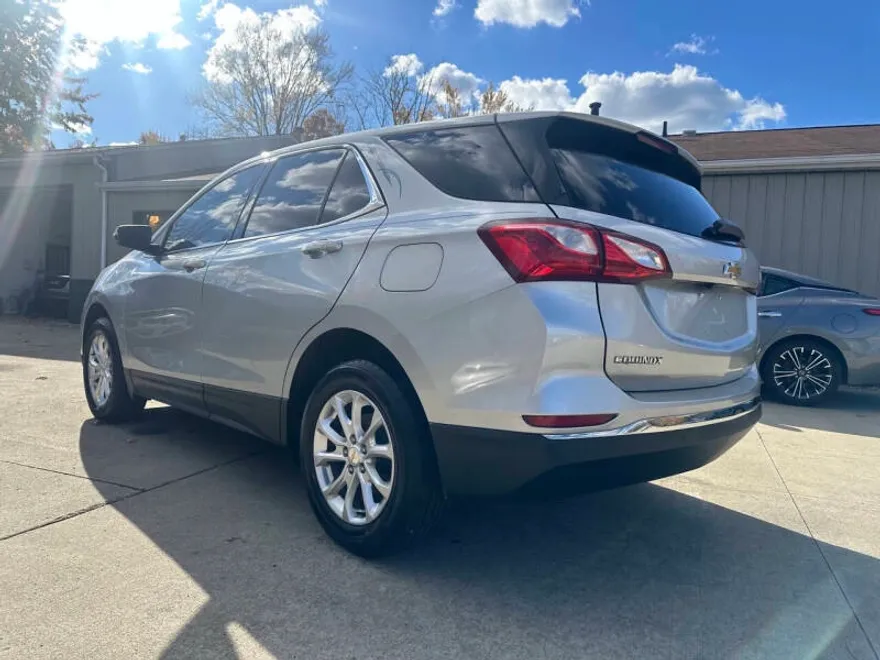 2018 Chevrolet Equinox LT photo 1