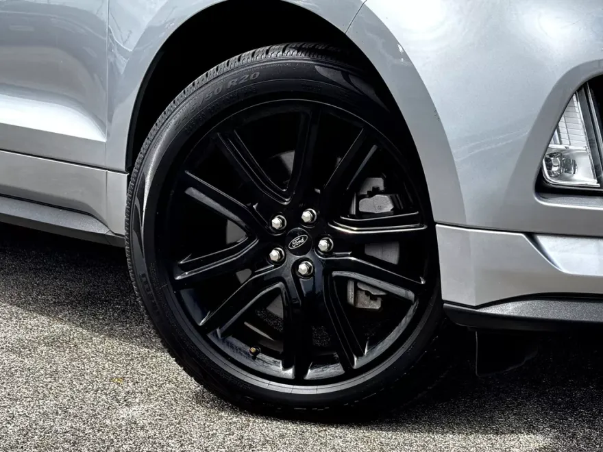 2021 Ford Edge ST-Line photo 1