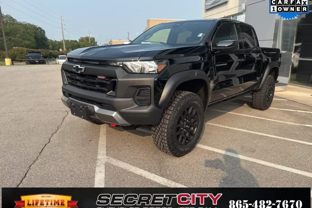 2024 Chevrolet Colorado Trail Boss photo 1
