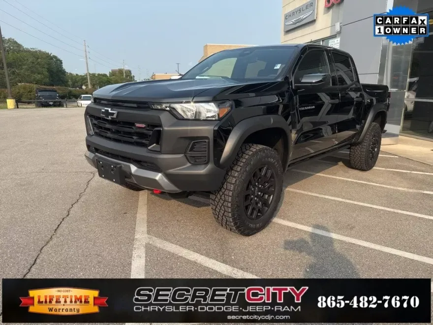 2024 Chevrolet Colorado Trail Boss photo 1