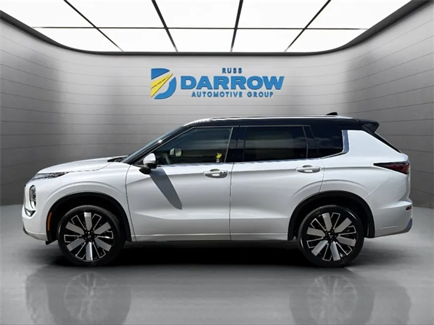 2025 Mitsubishi Outlander SEL photo 1