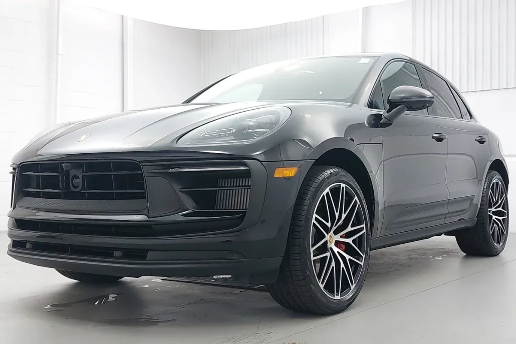 2025 Porsche Macan S photo 1