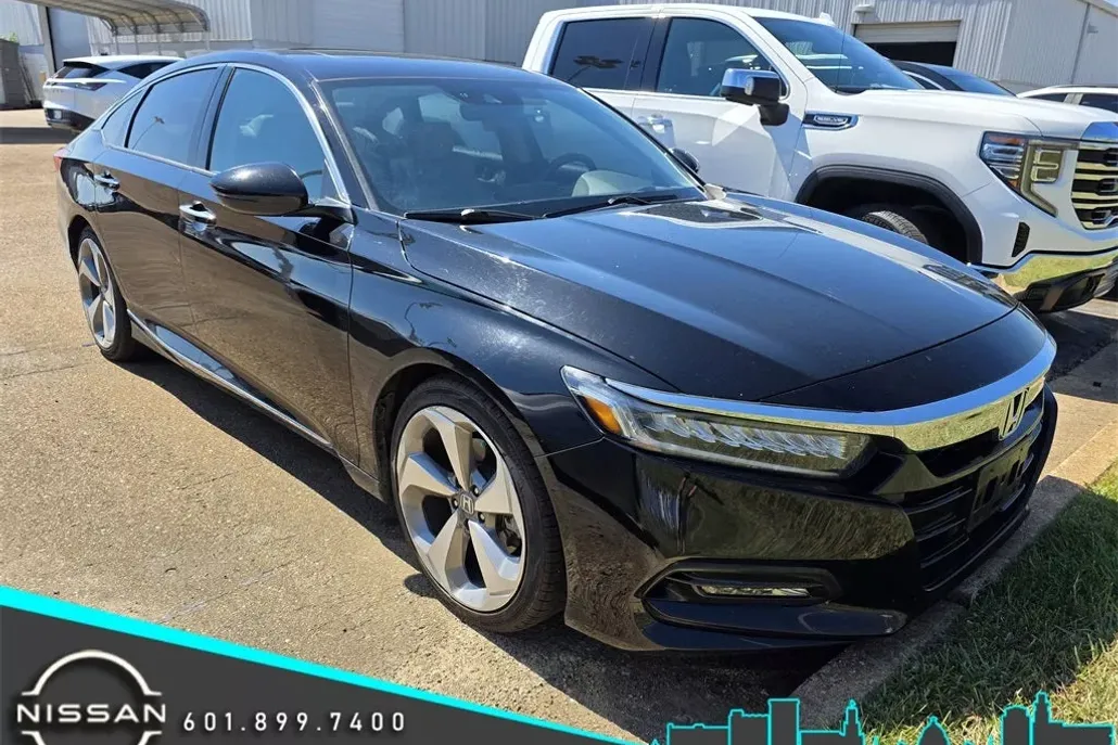 2018 Honda Accord Touring 2.0T photo 1
