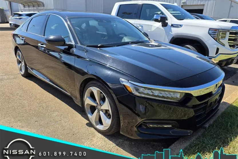 2018 Honda Accord Touring 2.0T photo 1