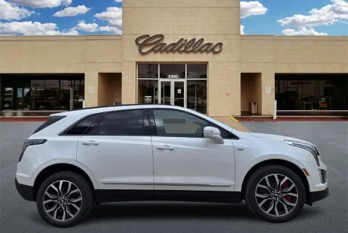 2025 Cadillac XT5 Sport photo 2