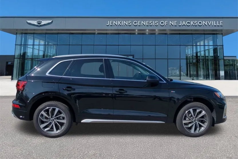 2023 Audi Q5 45 S line Premium photo 1