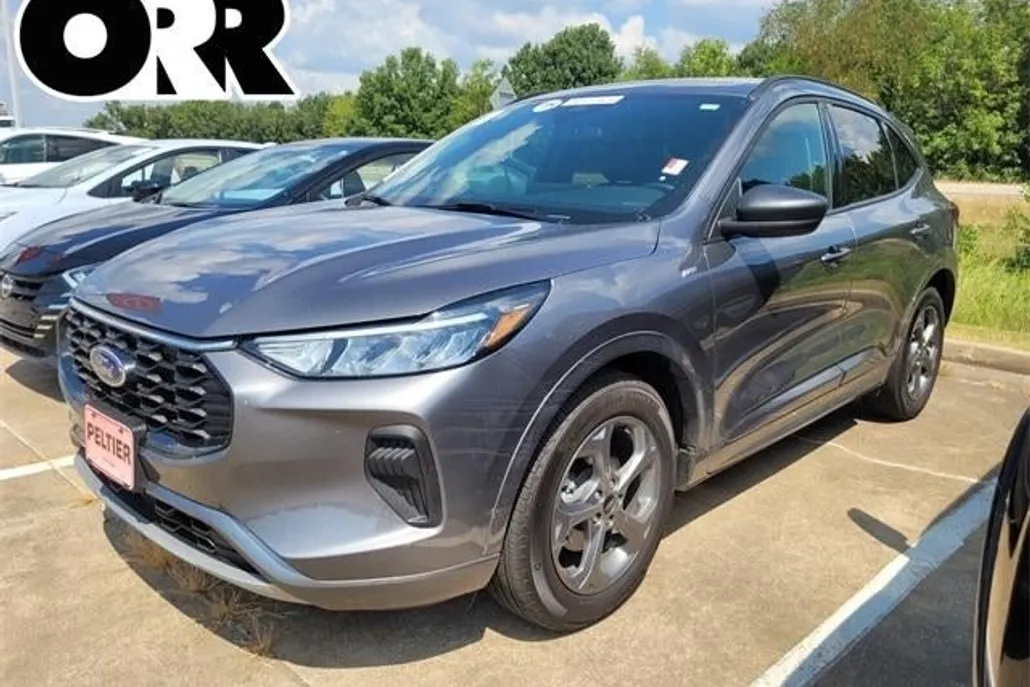 2024 Ford Escape ST-Line photo 1