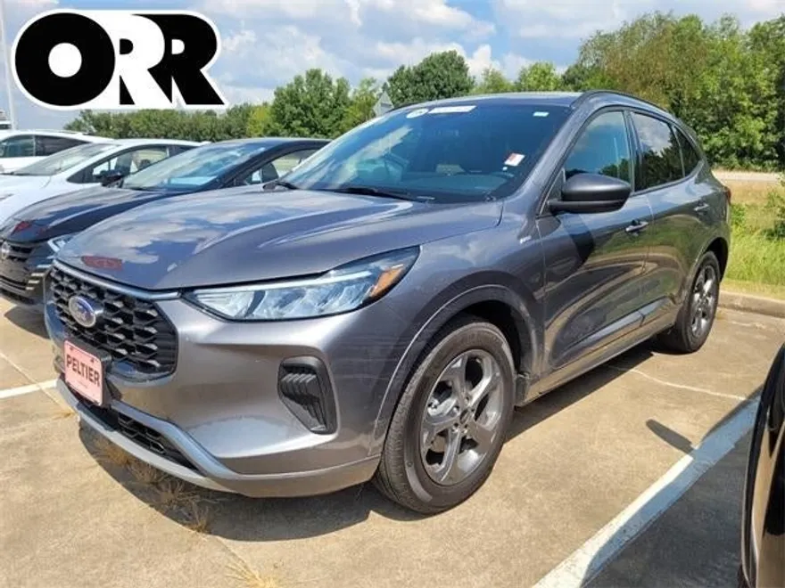 2024 Ford Escape ST-Line photo 1