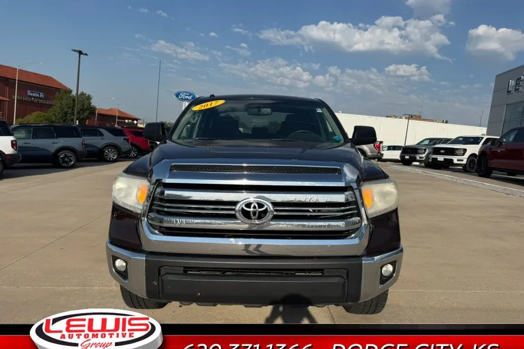 2017 Toyota Tundra SR5 photo 1