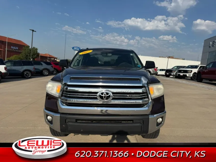 2017 Toyota Tundra SR5 photo 1