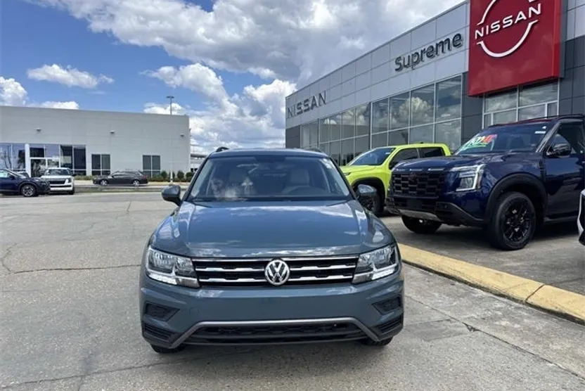 2020 Volkswagen Tiguan SE photo 1
