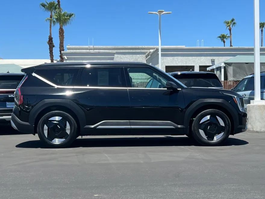 2024 Kia EV9 Wind photo 1