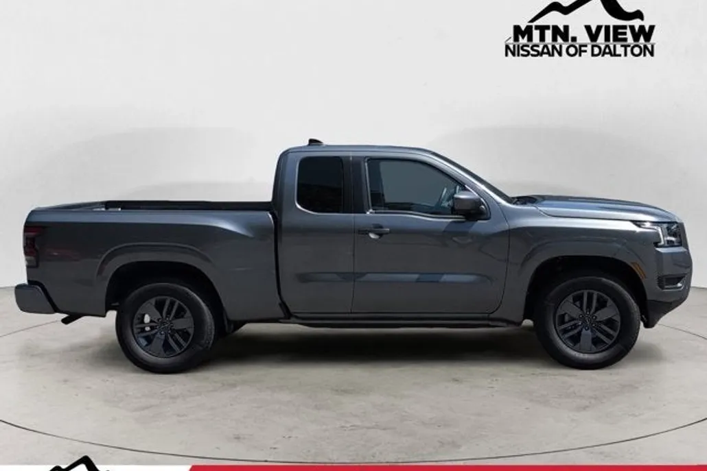 2025 Nissan Frontier SV photo 1