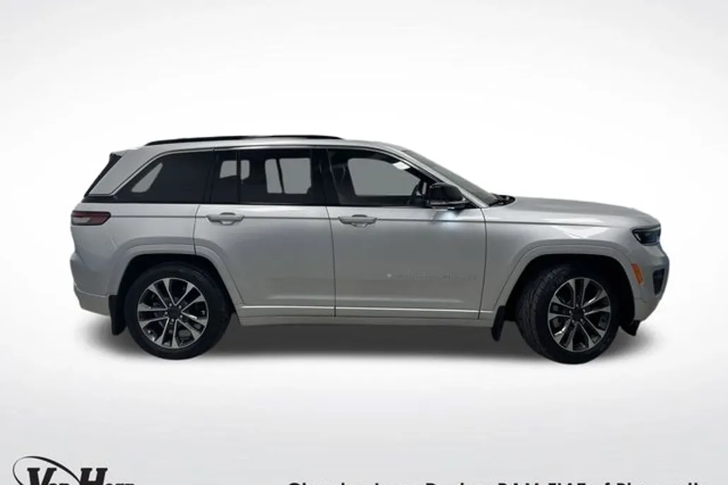 2024 Jeep Grand Cherokee Overland photo 1