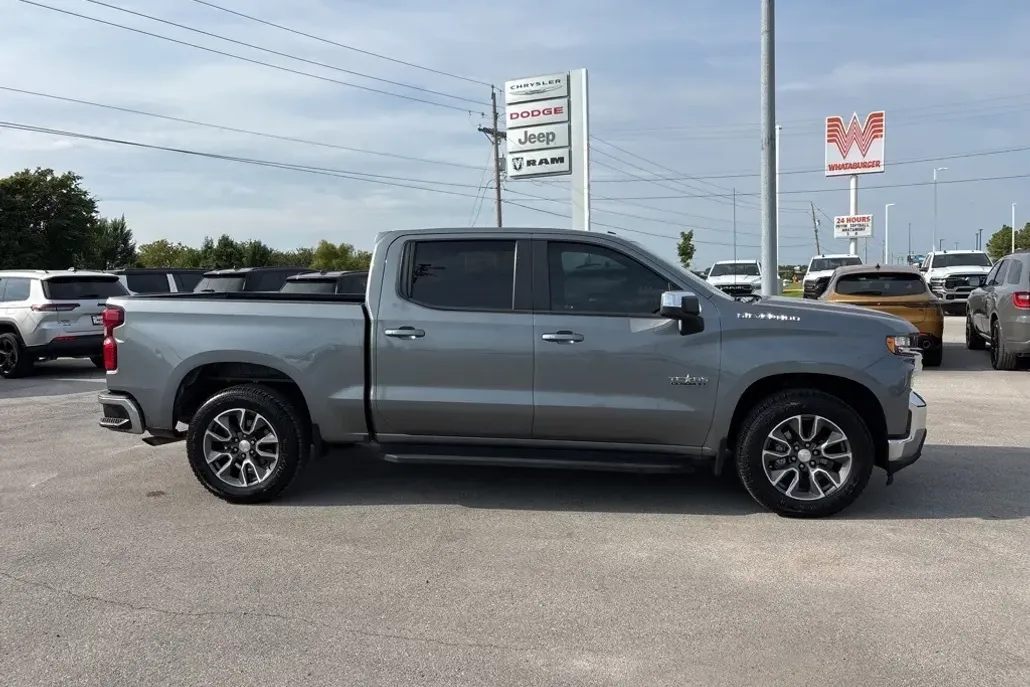 2020 Chevrolet Silverado 1500 LT Texas Edition photo 1