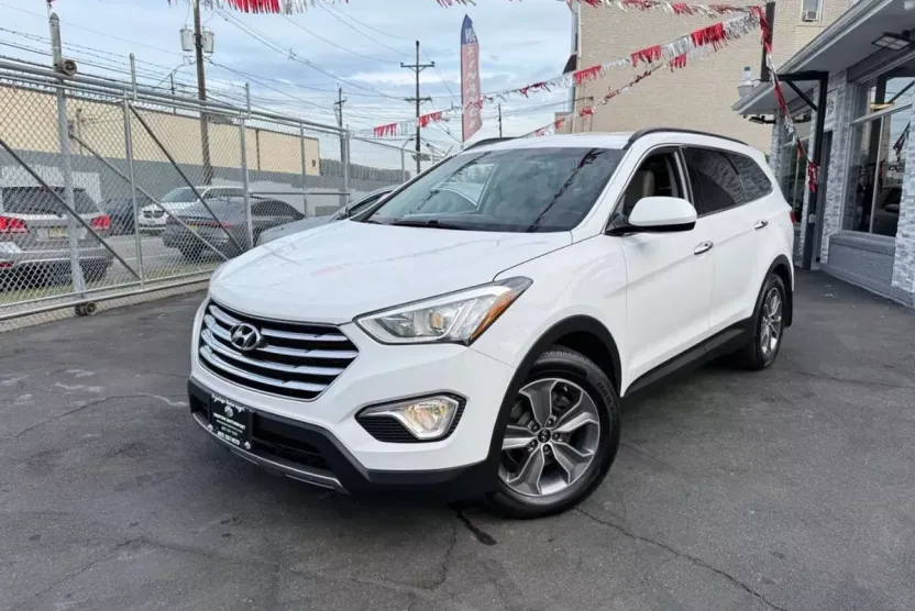 2014 Hyundai Santa Fe GLS Sport photo 1