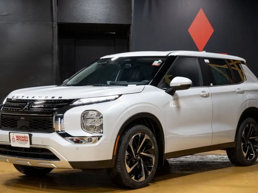 2025 Mitsubishi Outlander PHEV SE photo 1