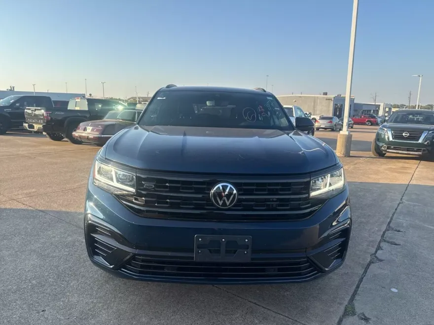 2023 Volkswagen Atlas Cross Sport SEL R-Line photo 1