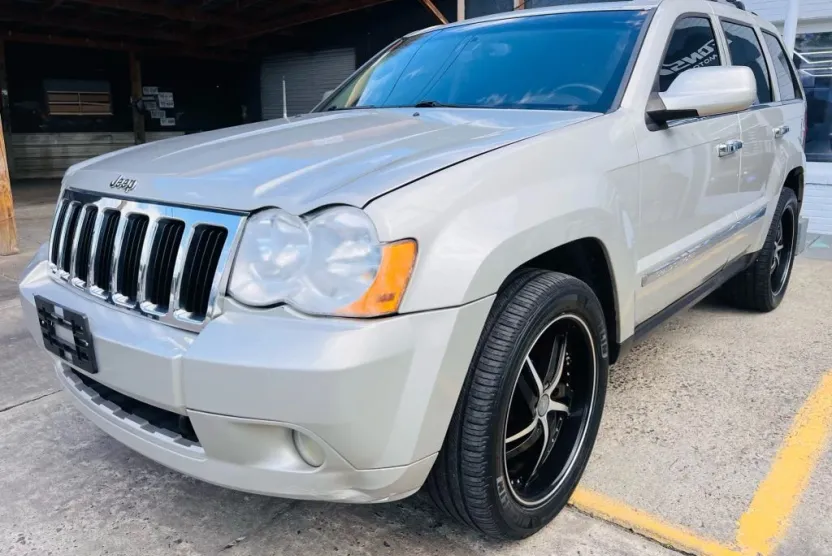2010 Jeep Grand Cherokee Limited Sport photo 1