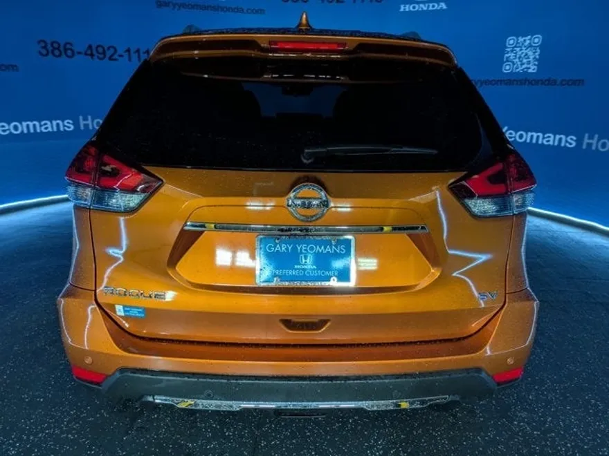 2019 Nissan Rogue SV photo 1