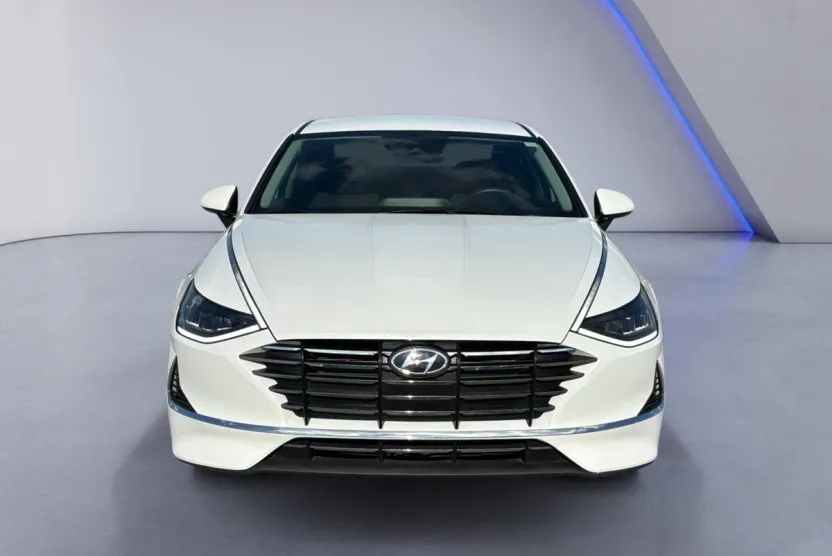 2022 Hyundai Sonata SE photo 1