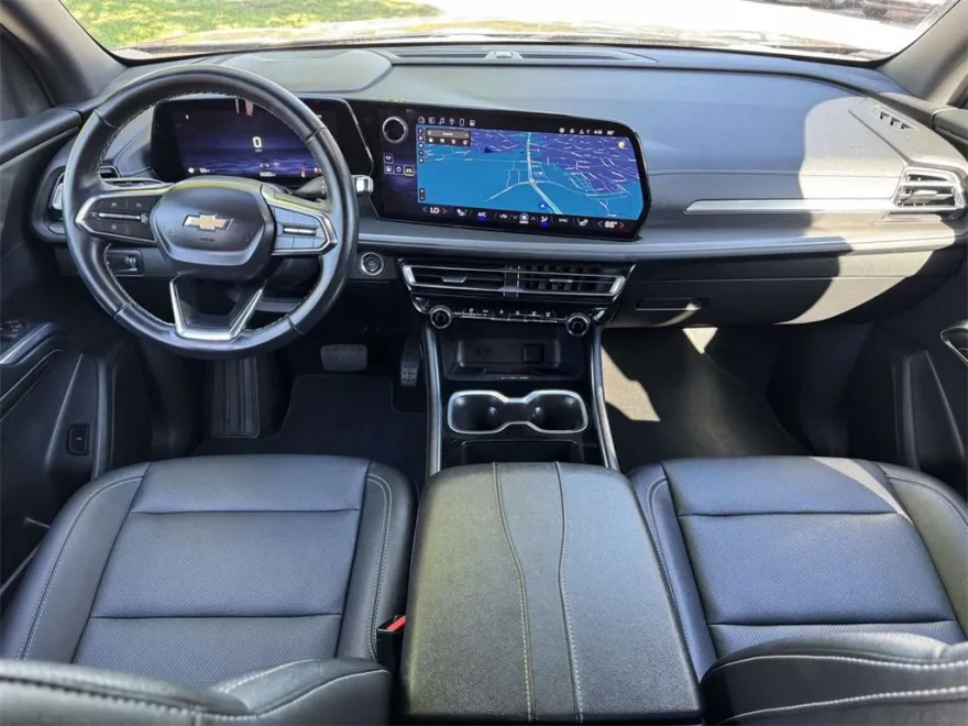 2025 Chevrolet Traverse photo 1